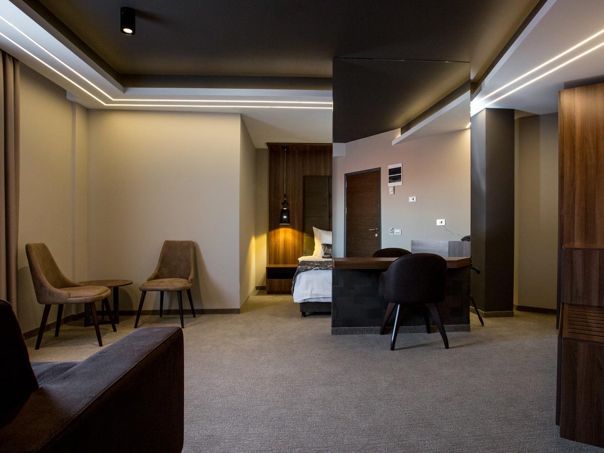 Hotel Ideo Lux Ni Buitenkant foto