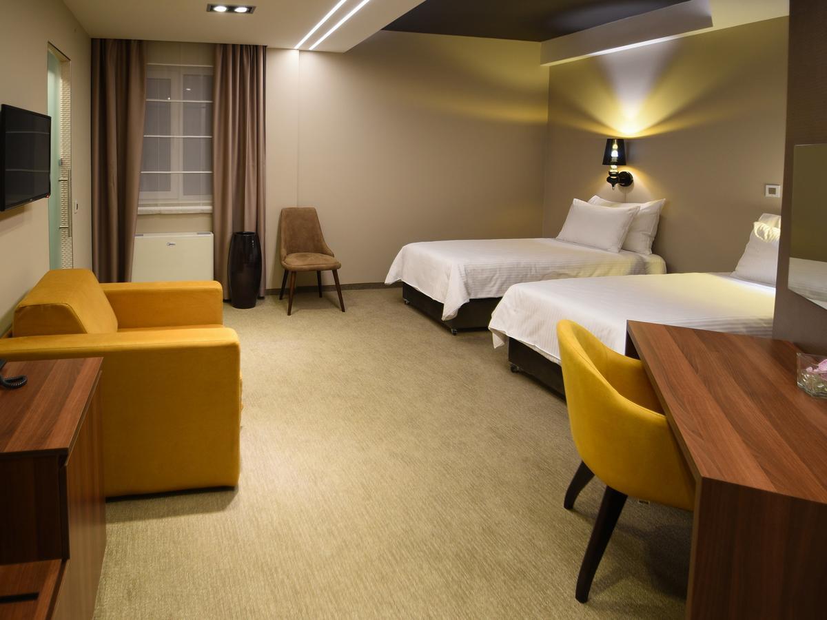 Hotel Ideo Lux Ni Buitenkant foto