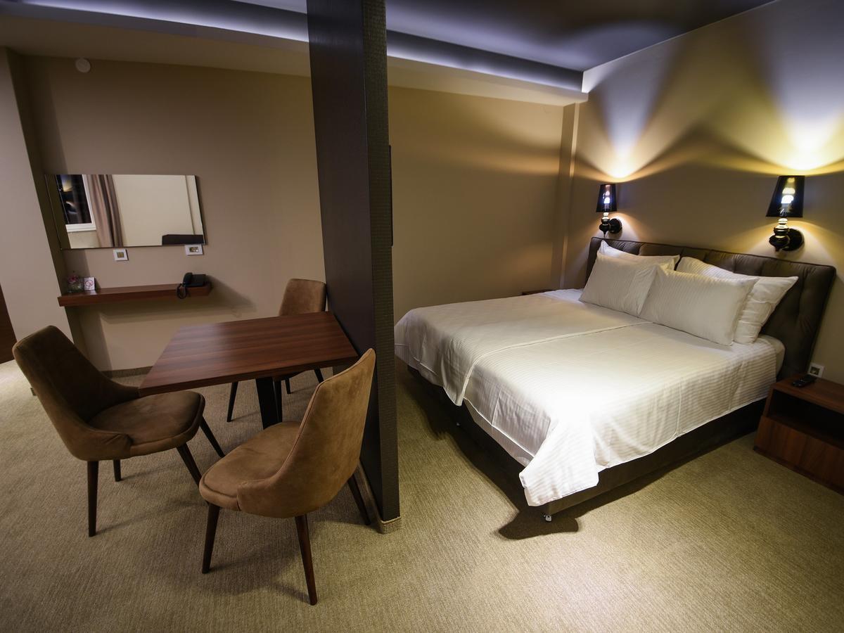 Hotel Ideo Lux Ni Buitenkant foto