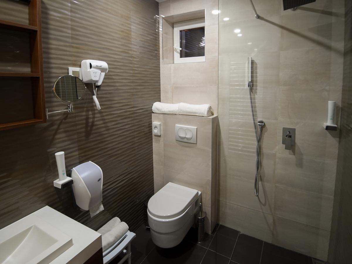 Hotel Ideo Lux Ni Buitenkant foto