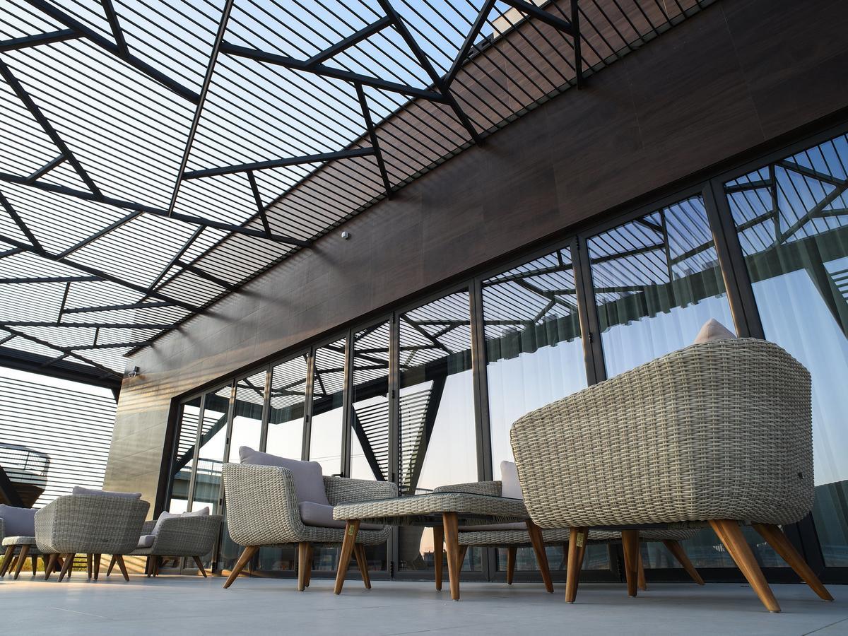 Hotel Ideo Lux Ni Buitenkant foto