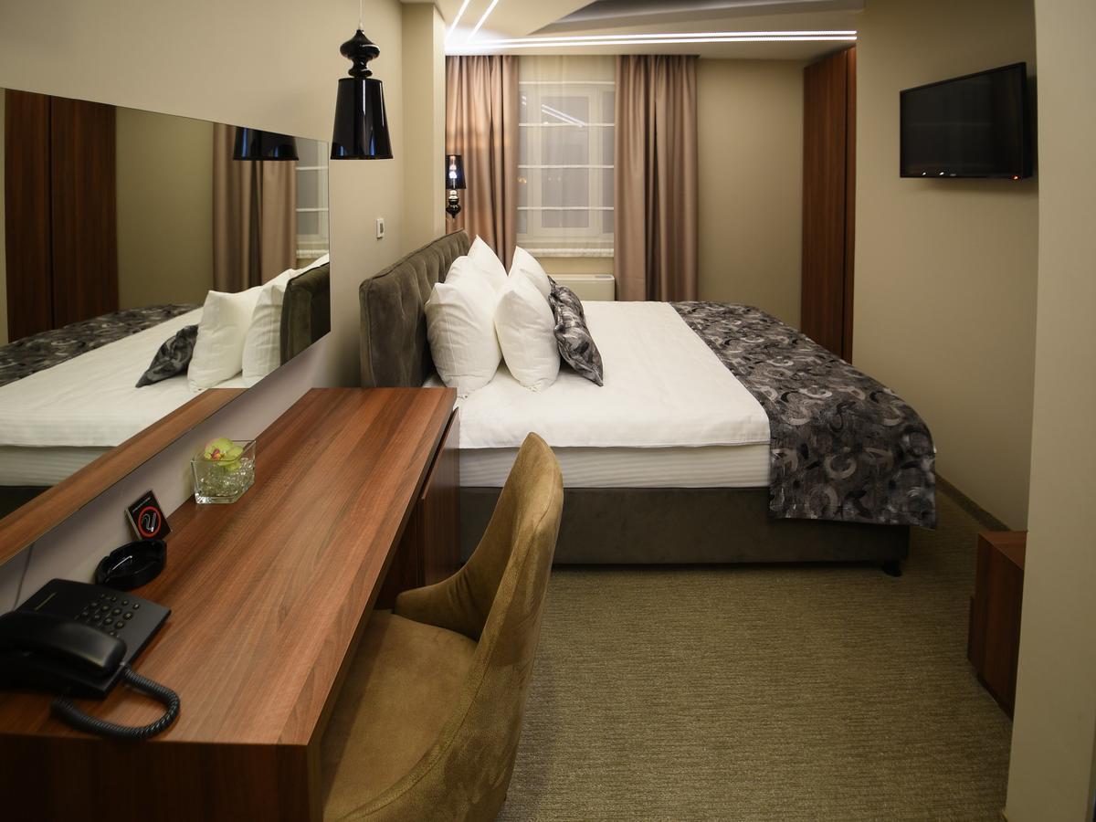 Hotel Ideo Lux Ni Buitenkant foto