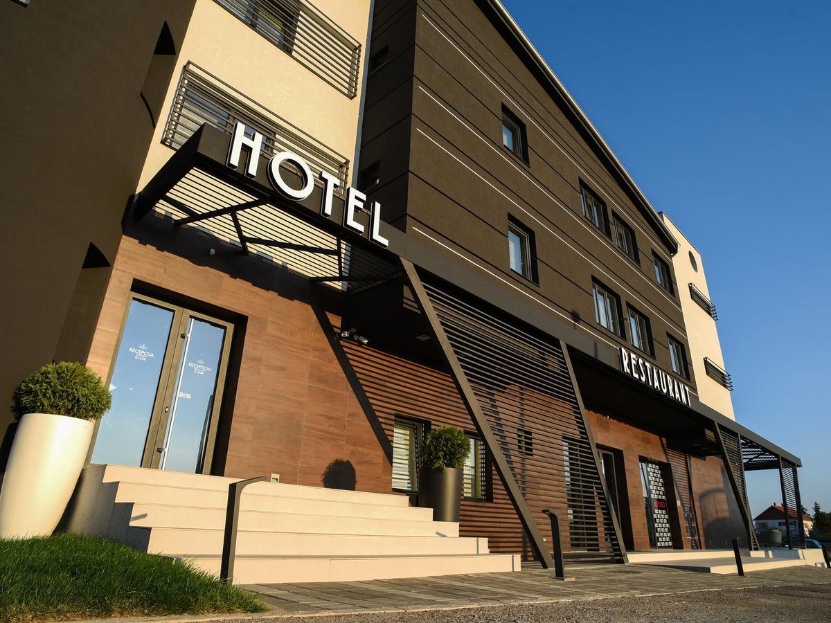 Hotel Ideo Lux Ni Buitenkant foto