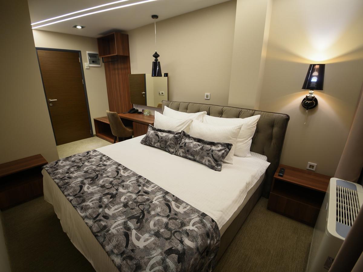 Hotel Ideo Lux Ni Buitenkant foto