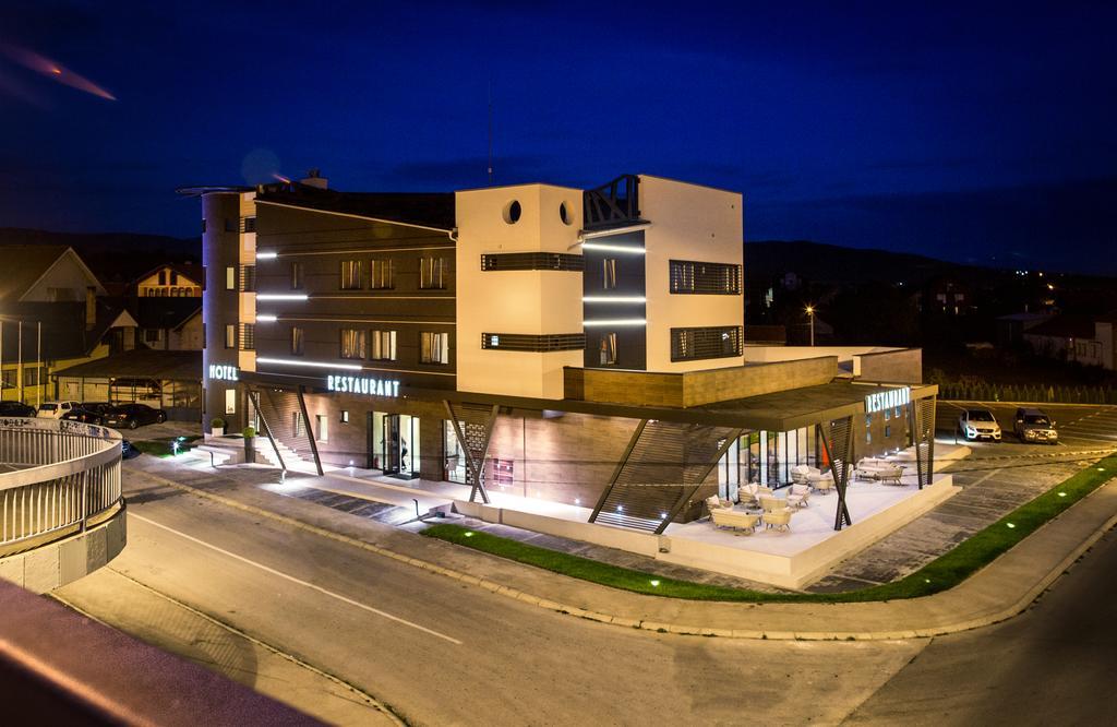 Hotel Ideo Lux Ni Buitenkant foto