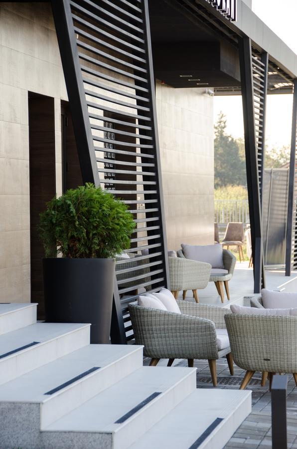 Hotel Ideo Lux Ni Buitenkant foto