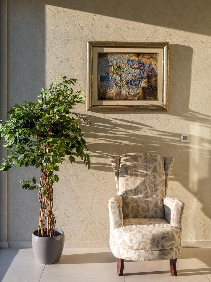 Hotel Ideo Lux Ni Buitenkant foto